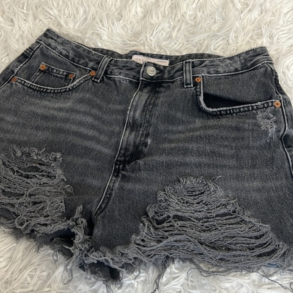 TOPSHOP WASHED RIPPED MOMā SHORTS - Picture 4 of 6
